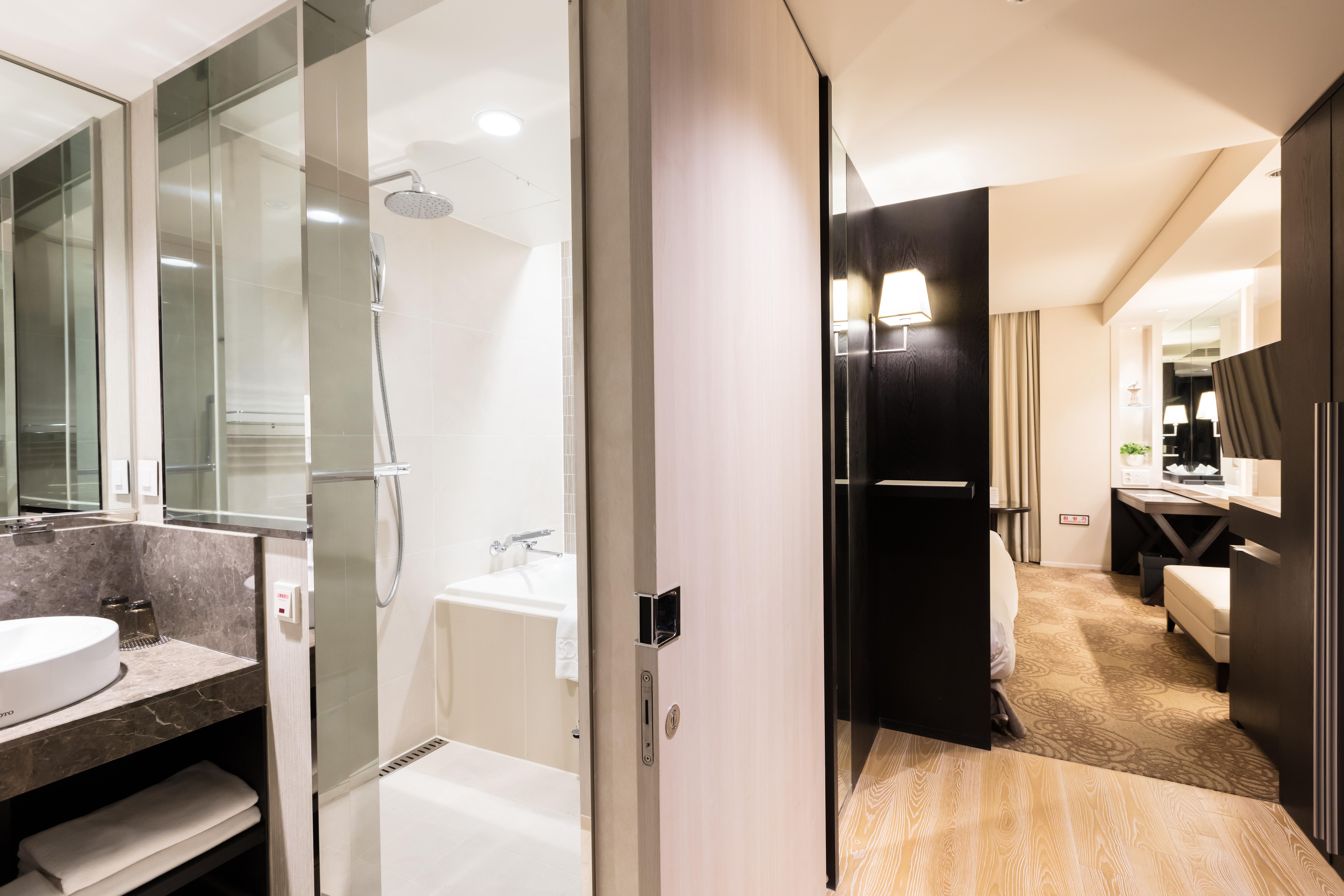 Solaria Nishitetsu Hotel Seoul Myeongdong Exterior photo