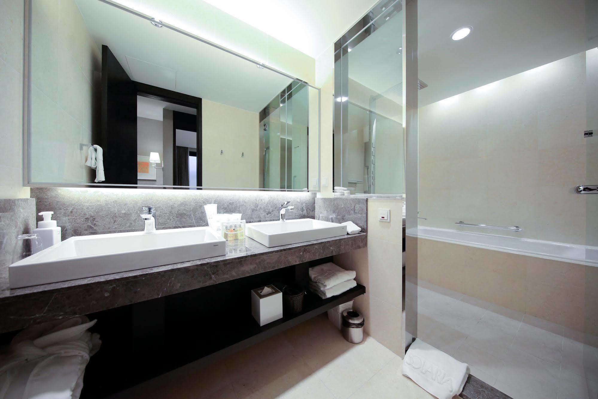 Solaria Nishitetsu Hotel Seoul Myeongdong Exterior photo