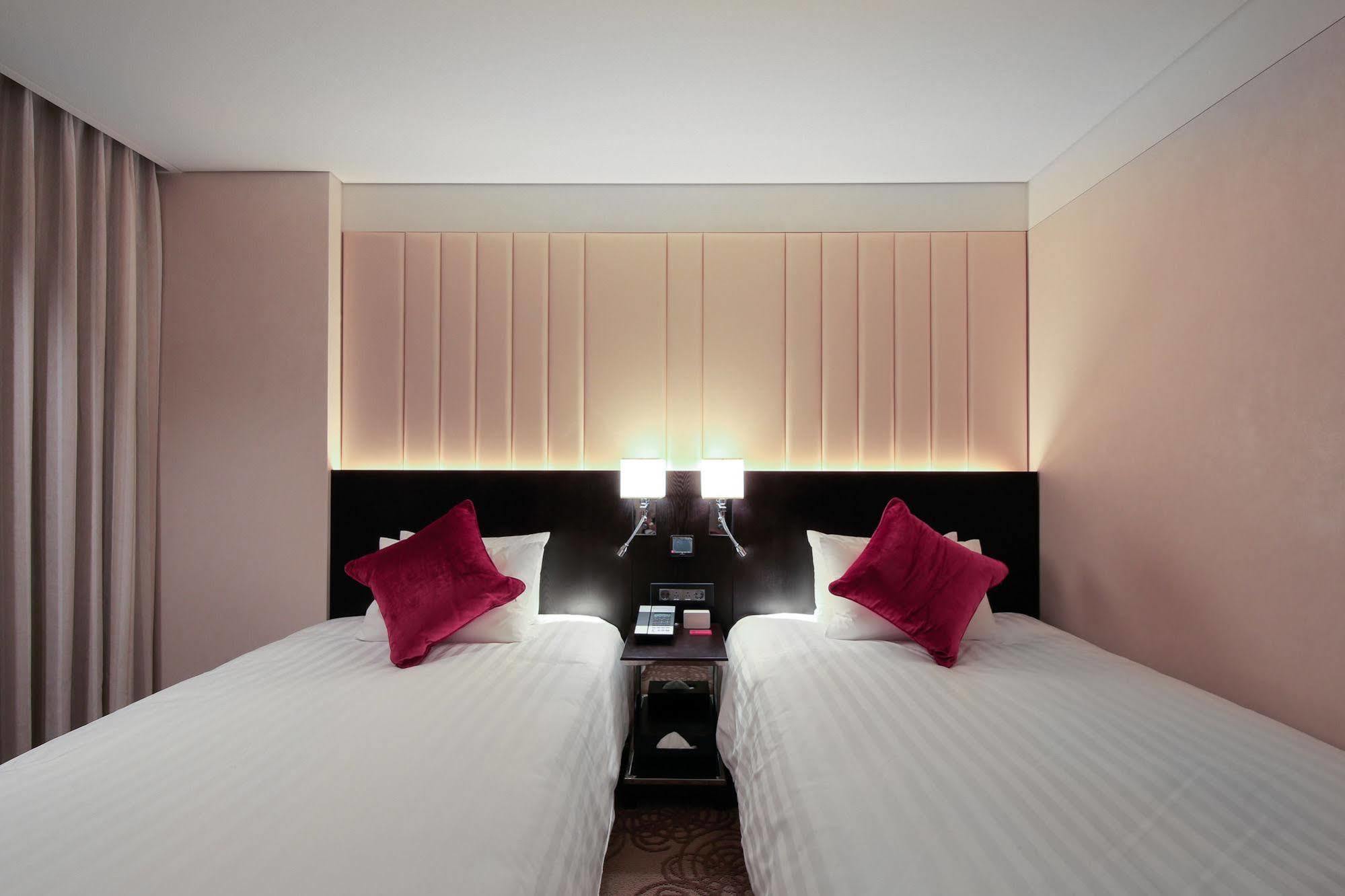 Solaria Nishitetsu Hotel Seoul Myeongdong Exterior photo